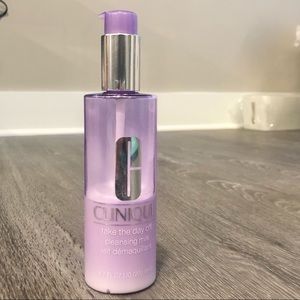 Clinique take the day off cleansing milk
